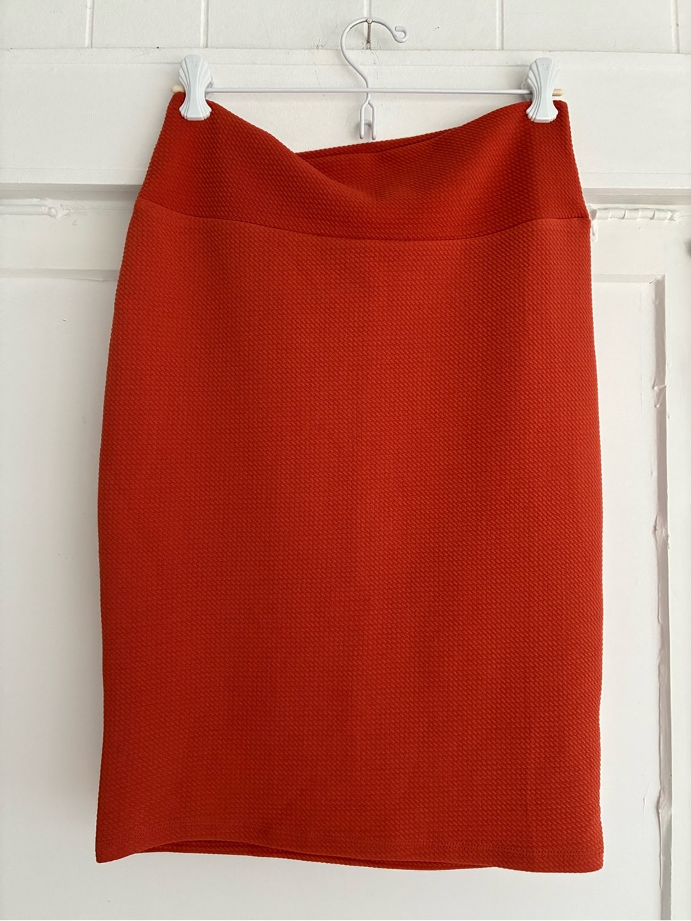 Pencil Skirt - orange - textured-  size small - stretchy